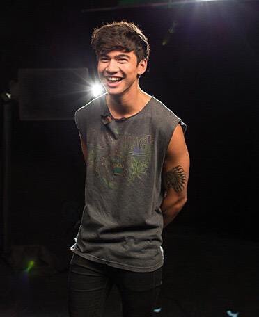 5sos_pollls's tweet photo. RT if Calum has made a positive impact in your life 💖😁 @Calum5SOS  #HappyBirthdayCalum https://t.co/FTTYF8lBKF