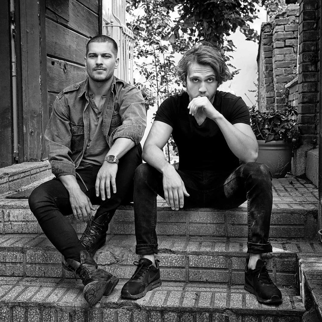 hazcagloverss's tweet photo. BABIES ÇAGATAY &amp; ARAS! 👌💋Díganme si son una ternura llenos de amor! 😍💟💟 #greatcouple #içerde #boystars 🌟💞 @cagatayulusoyy @Aras_B_iynemli https://t.co/GqldjAhRSS