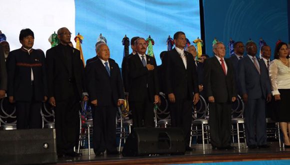 theexchanger_'s tweet photo. #CELAC2017: Unity for our peoples of Latin America
 #VCumbreCELACRD
 #CELACCuba
@agcultural2 https://t.co/5WcMpr0H2Z https://t.co/MXduUvAKwV