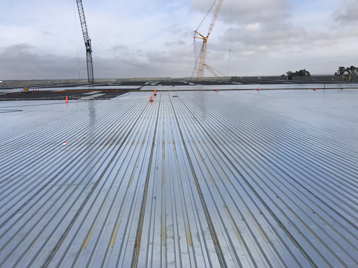 DavisAssocInc's tweet photo. Cranes in the Sky 👷🏼#JohnsManville #JM #JMTPO #Energy3 #TPO #Sacramento https://t.co/UM0j7N2a7M