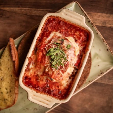 shopparkvillage's tweet photo. Comfort food always sounds good to us! Check out @TavernaRossaSL's take on Lasagna with slow-braised brisket. #TexItalian #TexasStyle https://t.co/VEZdOJriqm