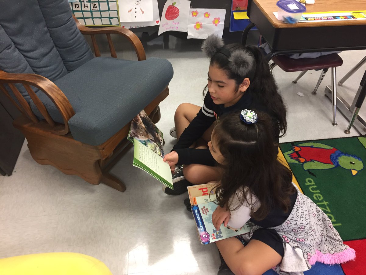 MrsBerlatsky's tweet photo. Reading with our 1st grade buddies @msjvanwinkle! #PBCReads #VerdeReads #GrowingStrong #PeaceLove3rd https://t.co/t9LuRph11h