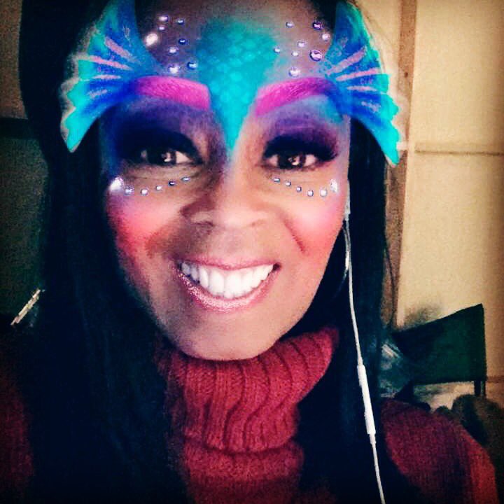 StacyeBranche's tweet photo. What happens when you play around on @snapchat #selfie #setlife #makeupartistlife  #passingthetime https://t.co/QthOvKPAcv