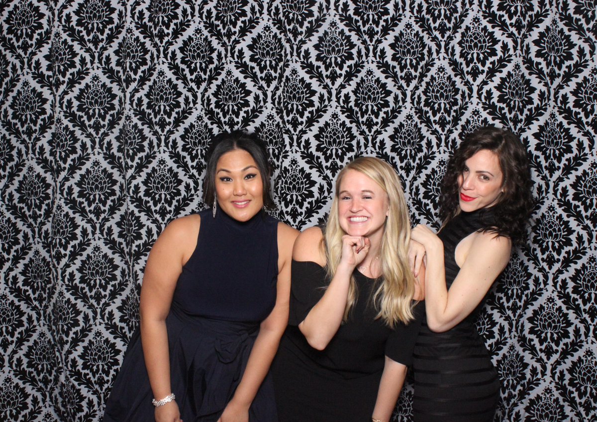 bookhipstr's tweet photo. Stay fly, it's only Wednesday. #Hipstr #Photobooth #Be #Extravagant https://t.co/HG9HQQeTia