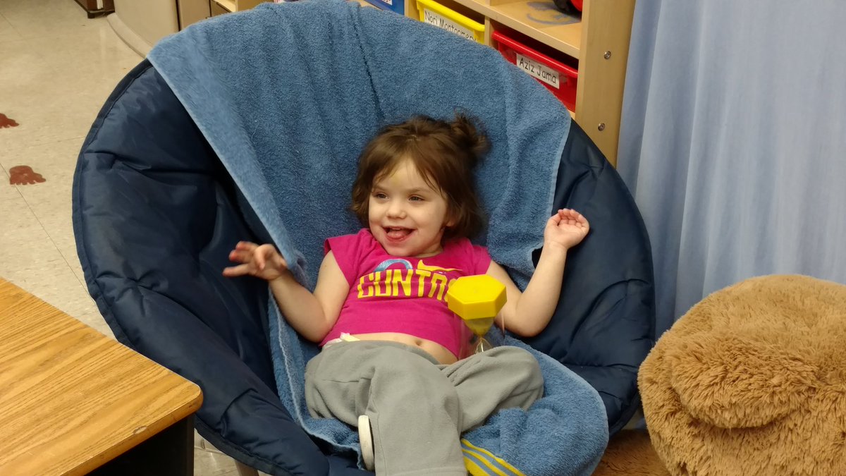 BESPSStaten's tweet photo. Rayleigh loves being the timer person. https://t.co/tkubFHLMzG
