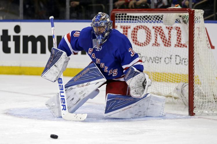 NYRPulse's tweet photo. Goalie Matchup:
#Flyers- Steve Mason (15-15-6)
2.92 GAA, .899 SV%
#Rangers- Henrik Lundqvist (21-12-1)
2.75 GAA, .906 SV%
#BellLetsTalk https://t.co/p7FzVsn9eV
