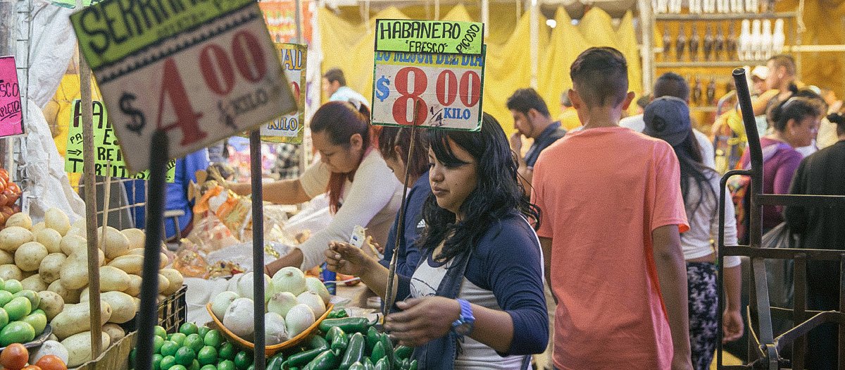 Visitamos, de la mano de los historiadores <a href="/YuriyEdmundo/">Yuri y Edmundo</a> el barrio y Mercado de la Merced local.mx/gastronomia/la…