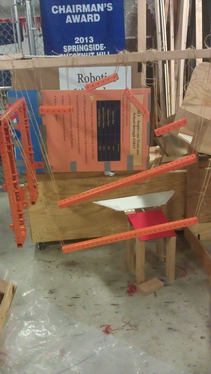thegoldenstitch's tweet photo. Today was a good day #omgrobots #frc433 #spraypaint_thepoormans_powdercoat Never been this ahead of schedule. https://t.co/3YfDw7toIe