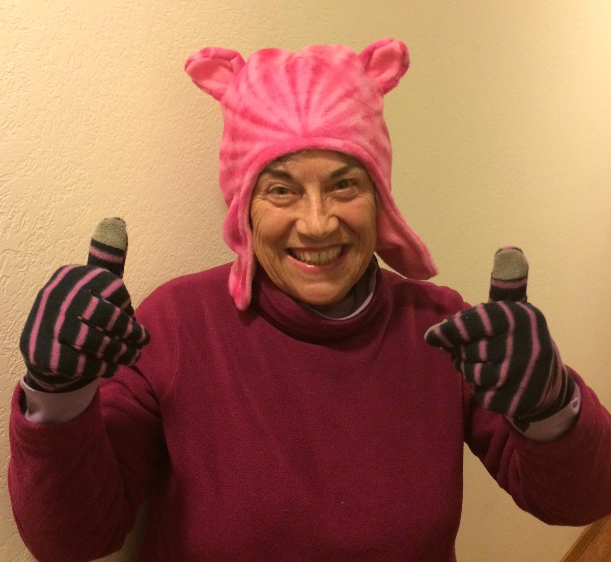 bella_bluuu's tweet photo. When your grandma is actually the cutest 🐱💗 @Kenna_Marrs @delrae_rae https://t.co/9kt5MgrDCG