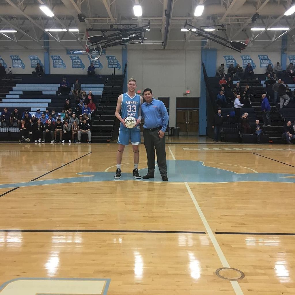 Congrats to Wyatt Yess on his 1500th point, he is now 3rd all time in Longhorn history in … ift.tt/2jglG8O