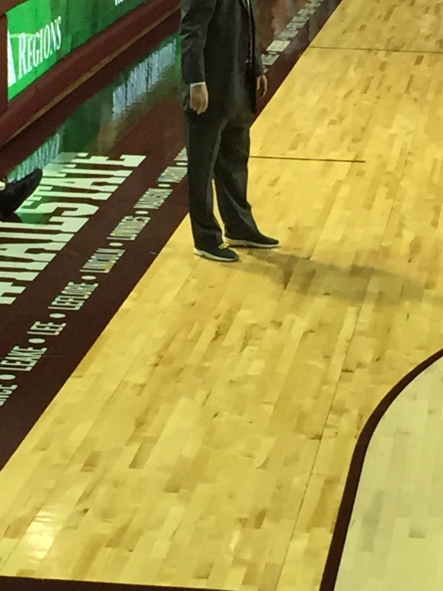 JHUSTLESPORTS's tweet photo. New shoe game for @Ben_Howland @HailStateMBK vs Mizzou! #HOWLSTATE https://t.co/W98zVKEj21