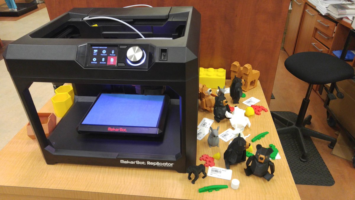 LydiaFleming97's tweet photo. They are becoming more common, but I still think 3D printers pretty high-tech!. Making me a Lightsabre! #gonnaneedglue #BCSC202B #teamLFDF https://t.co/CnbKAfCW8p