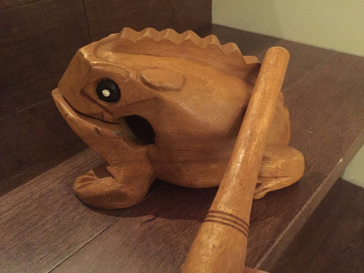 stephanienvsd44's tweet photo. Tired of saying 5,4,3,2,1 to get your classes attention? My classroom frog arrived in the mail today! #blocktone ๐ธ https://t.co/K1T6WCNNIi
