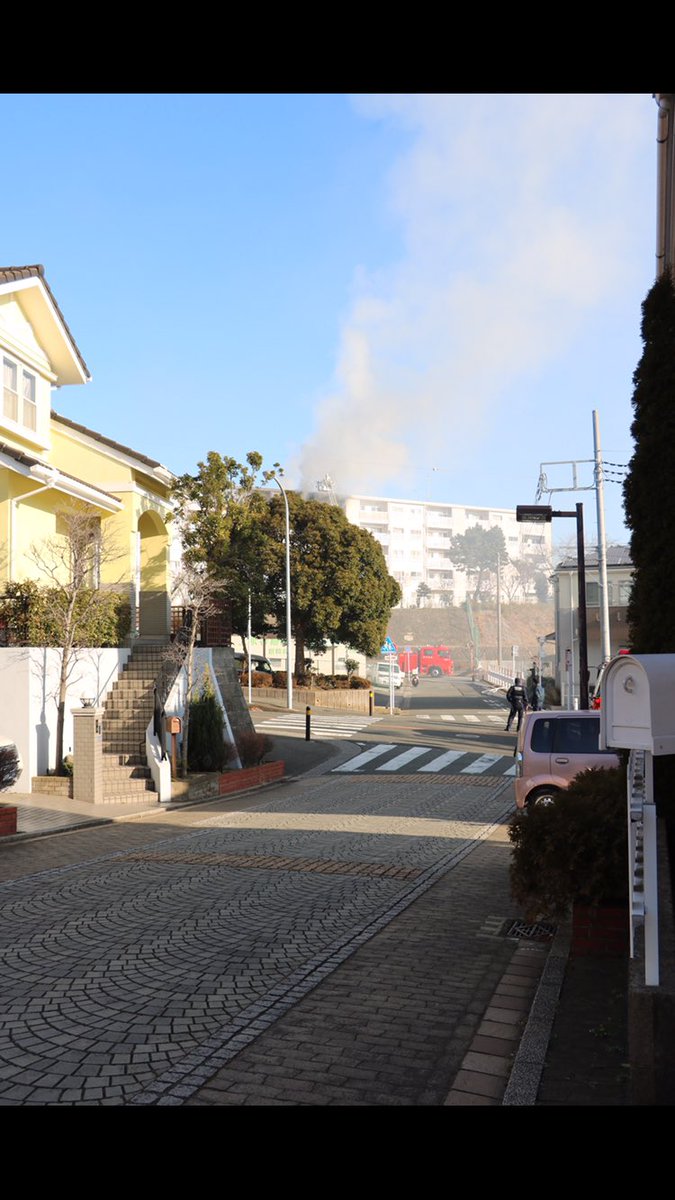 Nishisho1010 ゲーム垢 速報 1 26 木 横浜市金沢区富岡西1丁目周辺で7時15分頃起きた火事 出かける時にちょっと見てみたらなかなか凄かった しかも 交通規制を行ってるとは思わなかった ちょっとビックリ