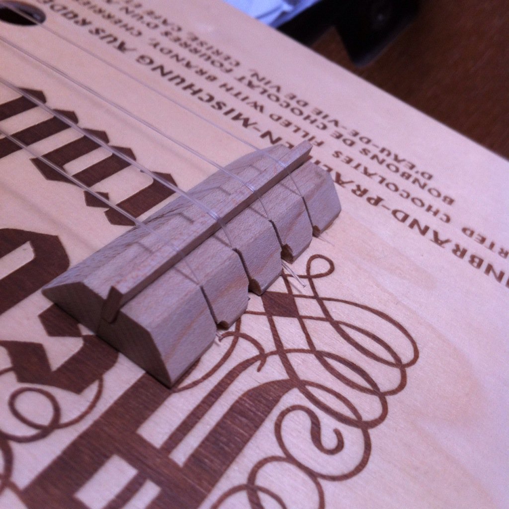 socialsean12345's tweet photo. #upcyclewin @CBCVancouver chocolatebox ukulele https://t.co/WP9SqfIlSj