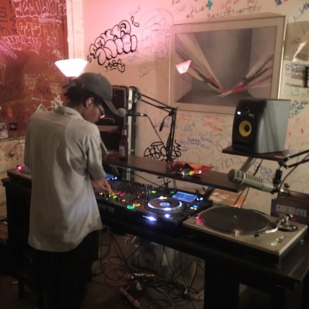 thesmilinghour's tweet photo. Getting hyped listening to @olivetonic we hope you at too. Tune in live @newtownradio unti… https://t.co/c5OUcFfSzu https://t.co/HCVdE5objH