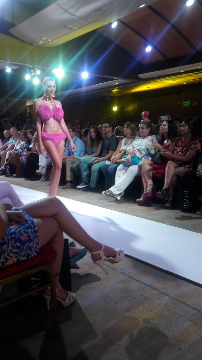 ceciliaasc's tweet photo. Desfile Agatha Ruiz de la prada¡¡¡ https://t.co/MeyQBN9Xaa