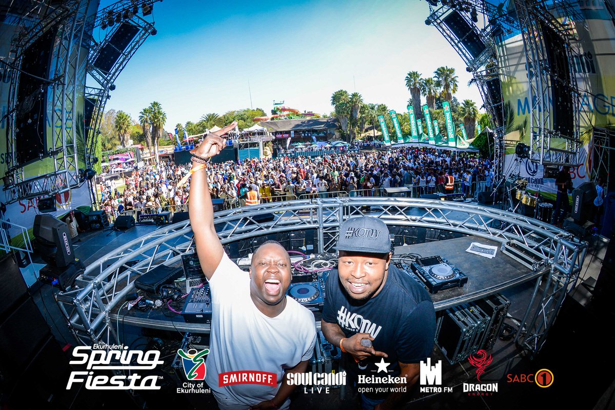 SpringFiestaSA's tweet photo. #TBT to the #KOTW rocking the house at #SpringFiesta2015! We hope you're ready for 2017! We've got some special treats lined up for you ;-) https://t.co/ZSUDHzEBCj