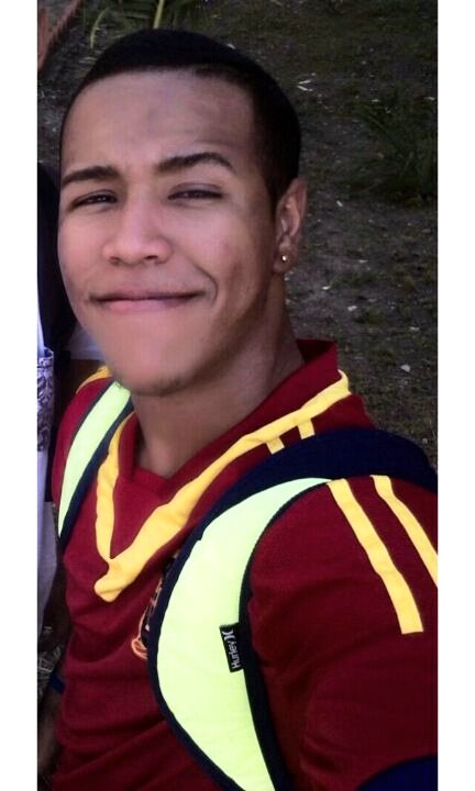 Josedanielmp_'s tweet photo. Con sotana y corbata se viste mandinga. https://t.co/7Nlta1cigw