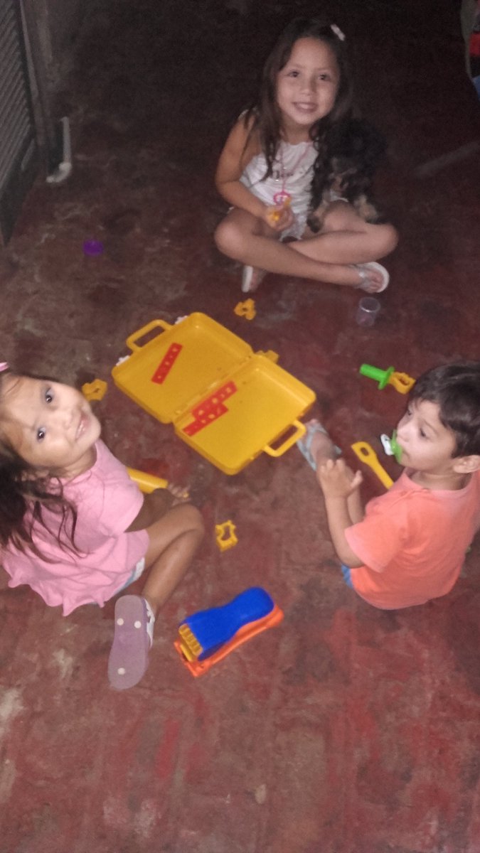 Nos tan lindos 😚👧👧👨💓