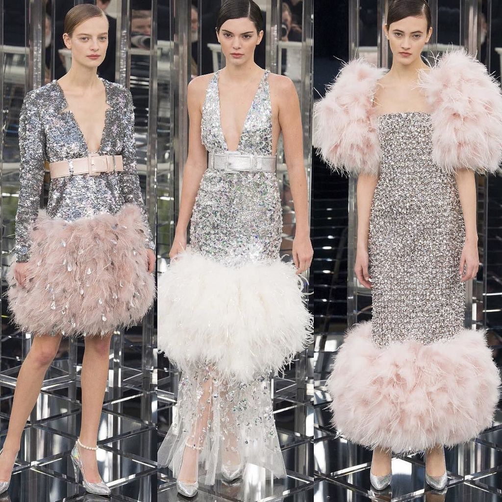 ArcusCoelestis's tweet photo. Feathers and glitter and sorts of magic ✨ CHANEL Haute Couture Spring 2017 #chanel #hautec… https://t.co/zqrmEnxQVt https://t.co/59cHc2PNen