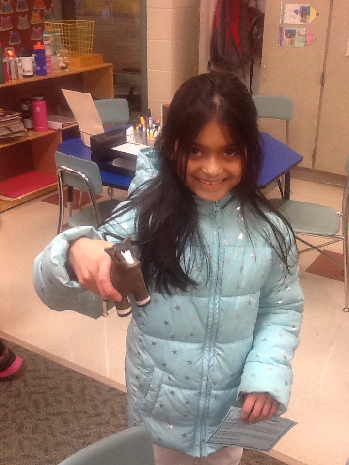 firstgrade111's tweet photo. Our classmate is taking our mascot on an amazing journey to India! https://t.co/4EdyOOiRke