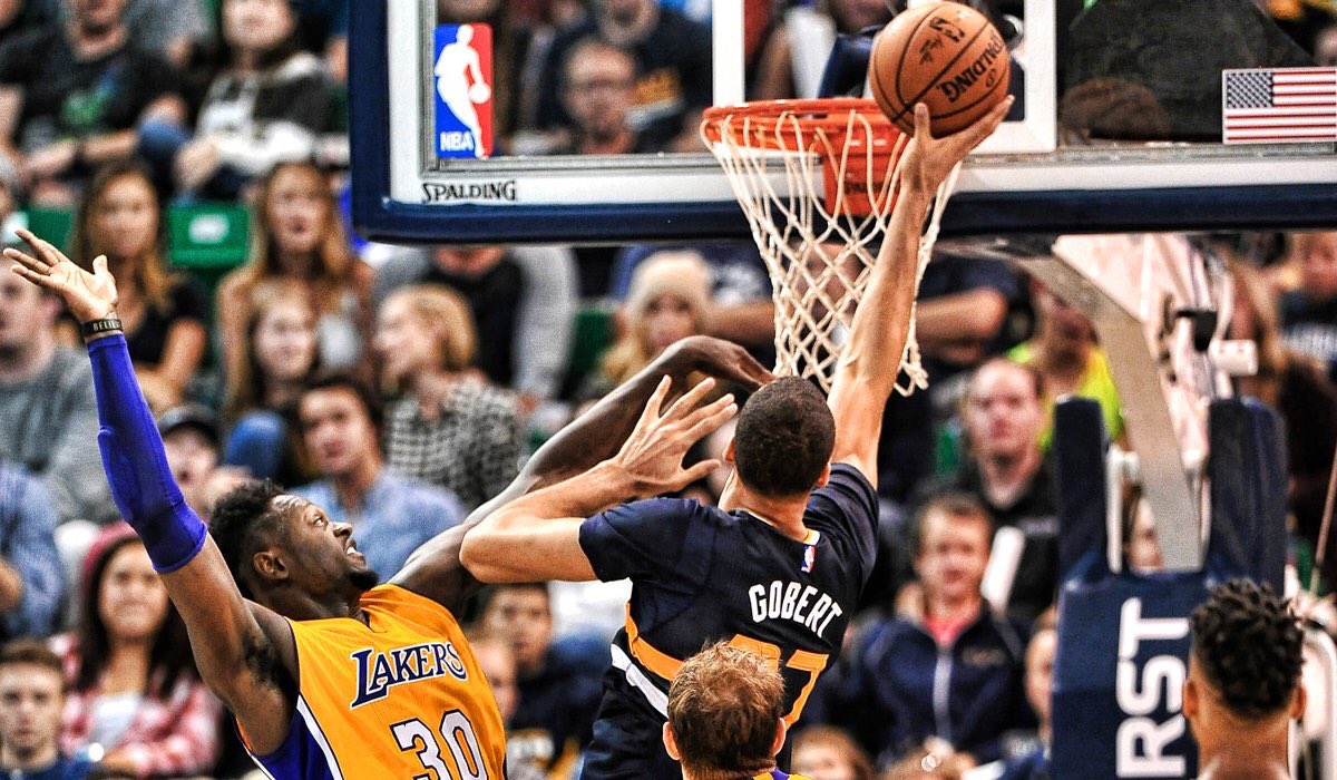 Jazz // Lakers // TOMORROW  Get an upper bowl 🎟 & 🌭 for only $15!!  Be There: goo.gl/uiEkkz  #LALatUTA https://t.co/WLM1JlYDgZ
