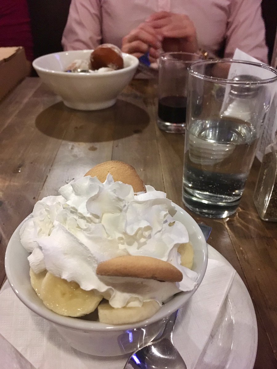 LynneVogt09's tweet photo. What a fantastic #CVille Restaurant Week experience @EatAtFrys ! Tons of pizza, 🍷 and great company💕. Thanks @MattTalhelm! https://t.co/N252g3VBcY