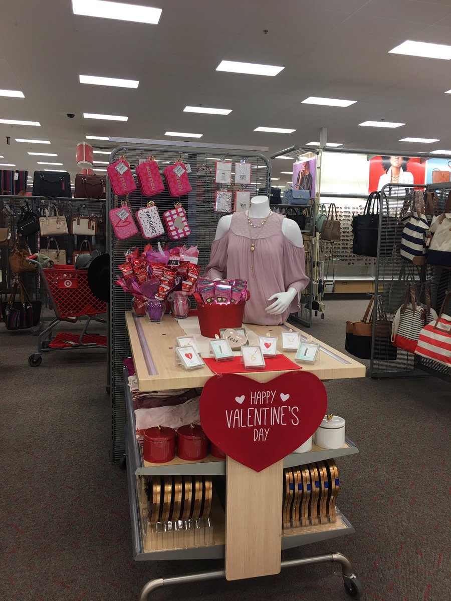 benterline8's tweet photo. Just another day in the life of a vml ❤ #knoxrose #happyvalentinesday @noralauti @tracyacurry1 @Eustolio https://t.co/7zVuQxl0v8
