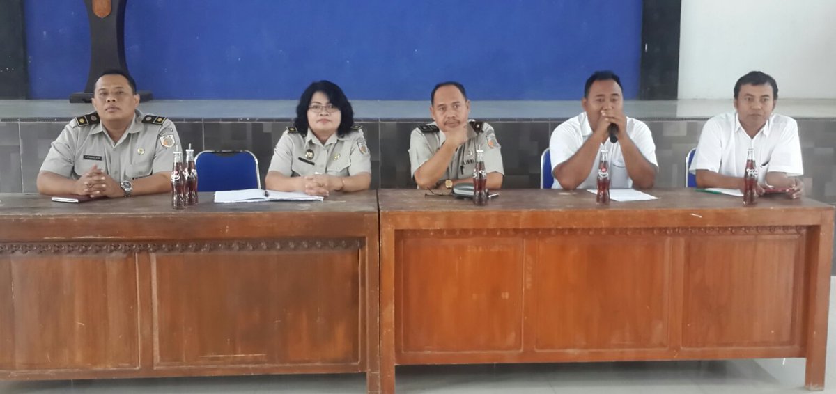 KANTAHKABKUDUS's tweet photo. Semangat...sosialisasi #Prona2017 #pensertipikatan_tanah Ds Kalirejo, Undaan #15_ribu @atr_bpnjateng @atr_bpn @djalil_sofyan https://t.co/kXfrJuvNgB