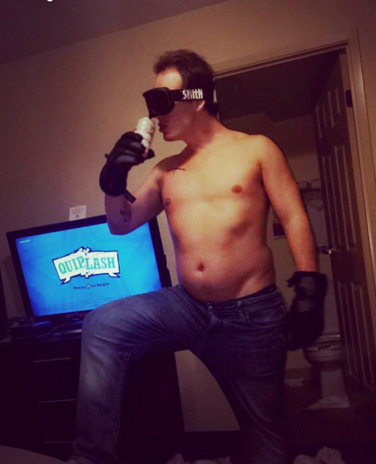 MatthewsJayce's tweet photo. Went for a quick shred today, tarps off, obviously #tarpsoff #sickkent #zyzz #alpha #shred #quiplash https://t.co/E6rqRNGqUt