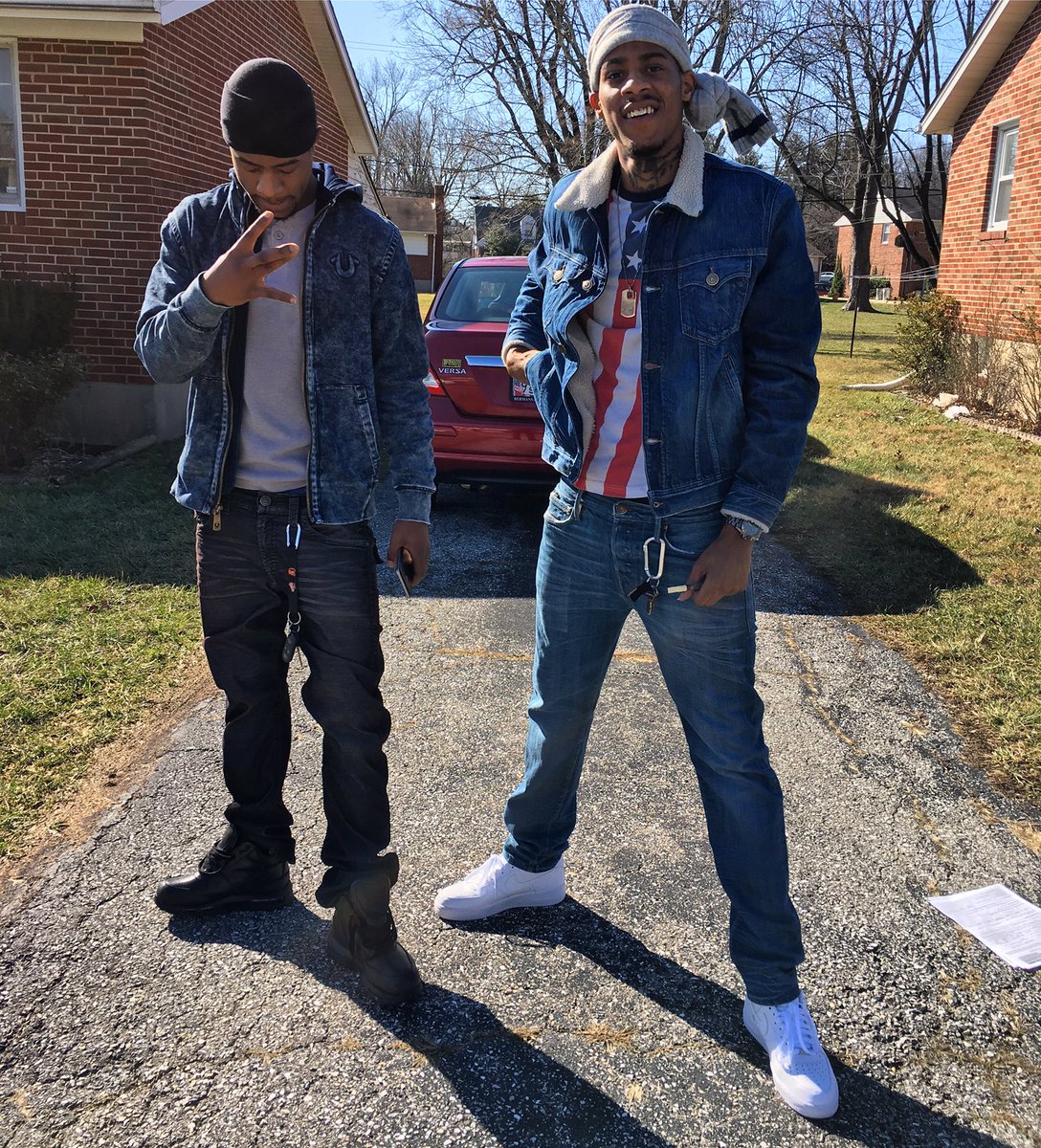 4200_los's tweet photo. GangGang https://t.co/S6LXEG8KW8