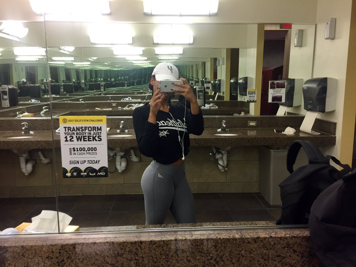 LexxSuzette's tweet image. @splathead  👅