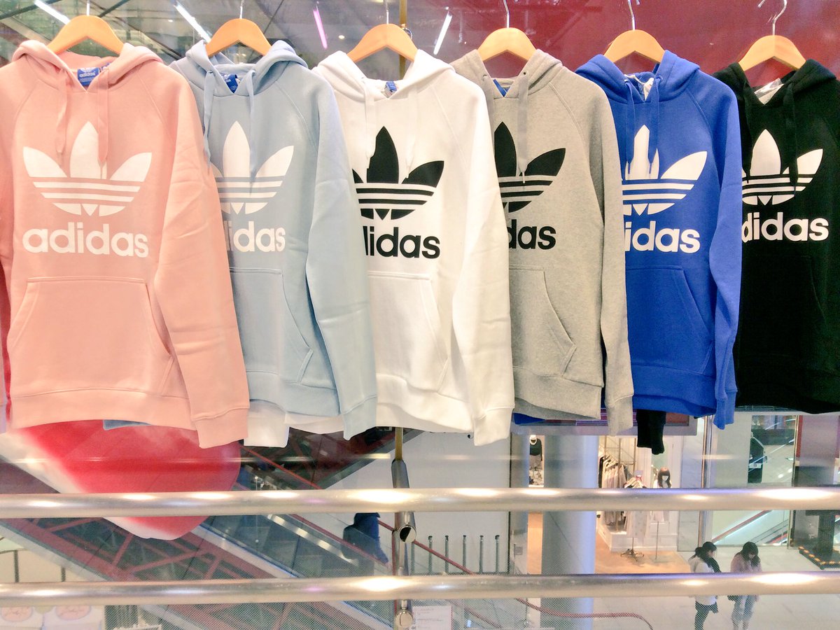 スーパースピンズ梅田hep Five店 New Arrival Adidasパーカーに新色入荷しました パステルカラーのピンクと水色です メンズアイテムですがユニセックスで 着て頂けるので色違いでいかがでしょうか Superspinns Adidas パーカー ブランド