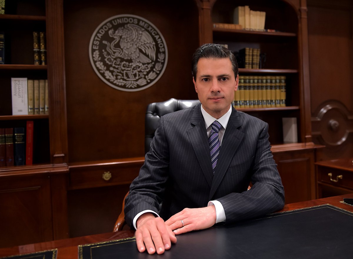 PresidenciaMX's tweet photo. #COMUNICADO: El Pdte. @EPN dirigió un mensaje con respecto a las órdenes ejecutivas firmadas por el Pdte. de #EU. https://t.co/Ba9YfYoZeB https://t.co/OQD47kIRfB