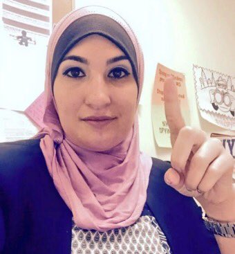 turaani's tweet photo. The #Islamophobia industry accused @lsarsour co-chair, #WomensMarch of promoting #ISIS w/ index finger sign ☝️. turns out she's not only 1 https://t.co/OOtYHpIAB6