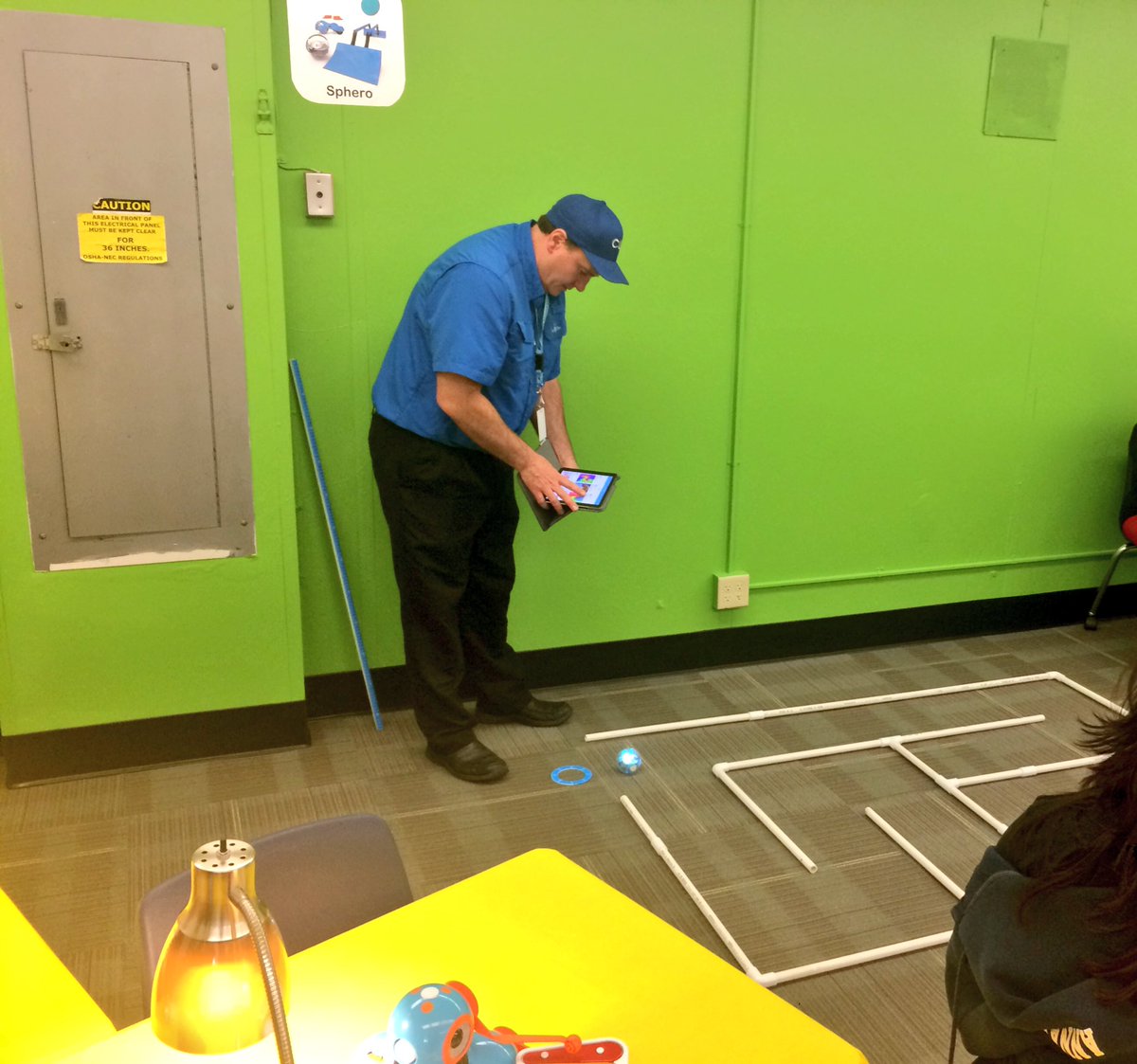 SunkistTigers's tweet image. Continuing our Coding Adventure...Code Café is unveiled. #coding4all #BUSDproud