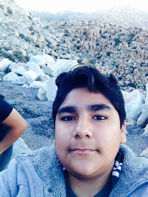 PugaCarillo's tweet image. Took a picture l don't know why