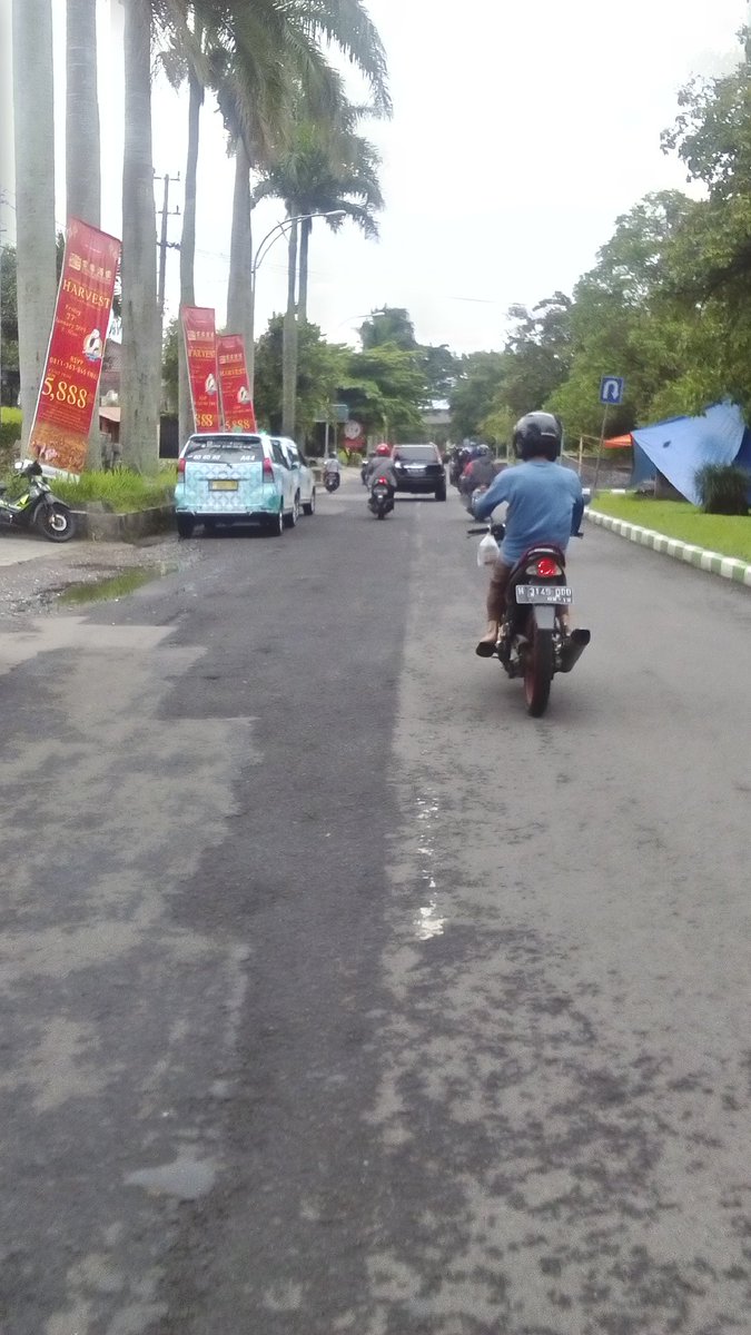 ReadyE_official's tweet photo. Pukul 10.59 Jl Dieng Terpantau Ramai lancar - Ready BC 1 #trafficmalang @official_itv @Edunewsfm https://t.co/3orkkWTjs7