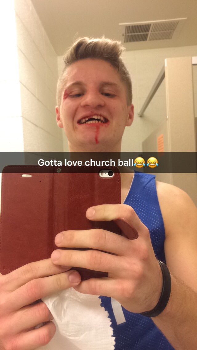 Gavin_Zimm's tweet photo. Snapchat saw it first,  but I love  church ball 🏀😊😊😂😅👌🏼❤️❤️💦💦😍😍😩😩😩😍😍 https://t.co/qp8fxE1qAC