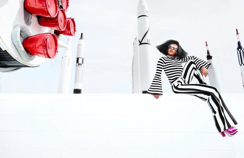 iCONtips's tweet photo. 🚨...a fashion EMERGENCY! my friend @JanelleMonae for @Cosmopolitan. out of this world! 🌎 https://t.co/7wT1ydjLSB