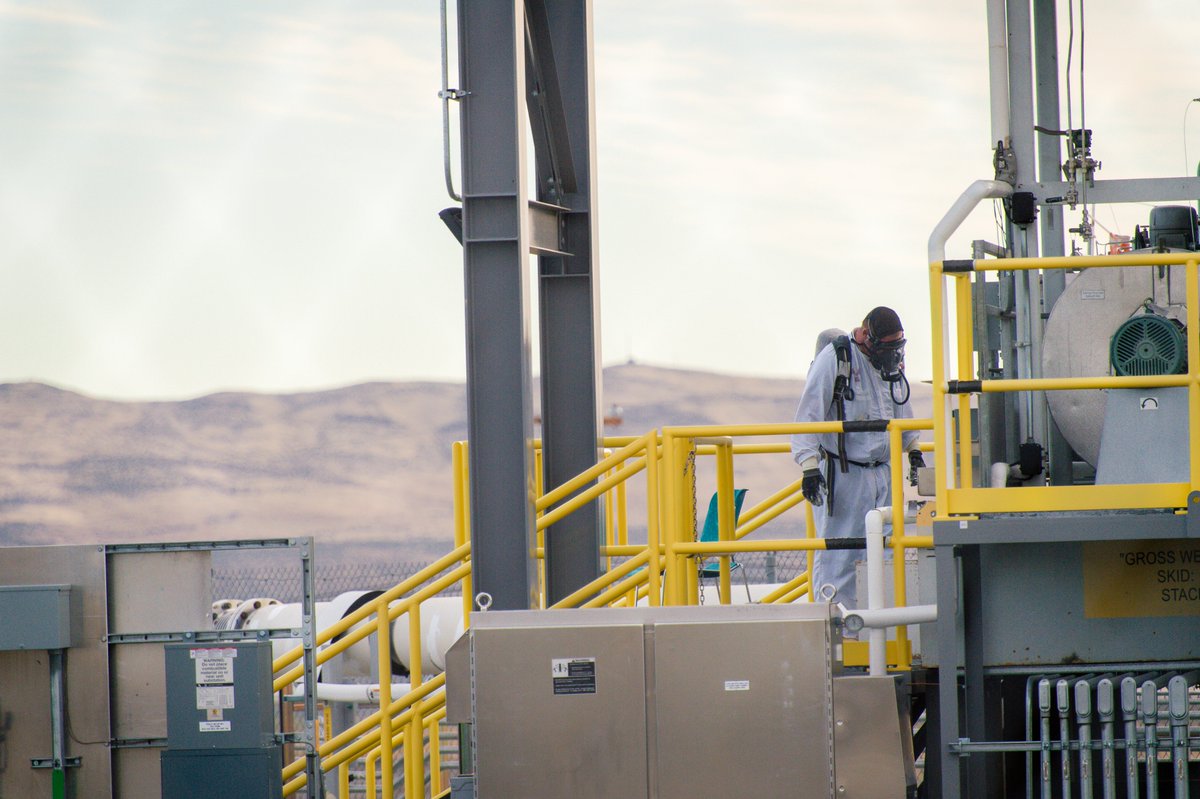 HanfordNews's tweet photo. Hanford vapors lawsuit headed to mediation. Any trial could be delayed until 2018. https://t.co/Y58xkiUNoA https://t.co/ALBUQ674Rn