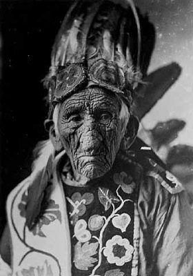 utahnewssource's tweet photo. This woman could be one of the oldest on record. Uncovering the Mystery of Utah’s Oldest Person https://t.co/fVCzAepyvv via @UtahStories https://t.co/rolUY5Yc26