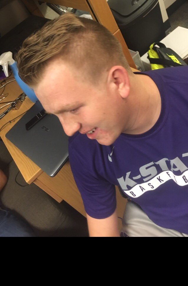 govert_joe's tweet photo. Didn't know @brugan16 looked through National Geographic to find a hairstyle. https://t.co/X8oCmy5KES