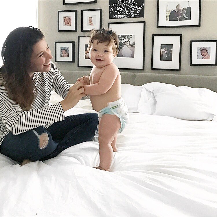 WithTheBlinks's tweet photo. Don't miss out! Save on @Huggies #BiggestPackEver with my coupon here: https://t.co/eru23Nw14I https://t.co/l6on2XPzwS
