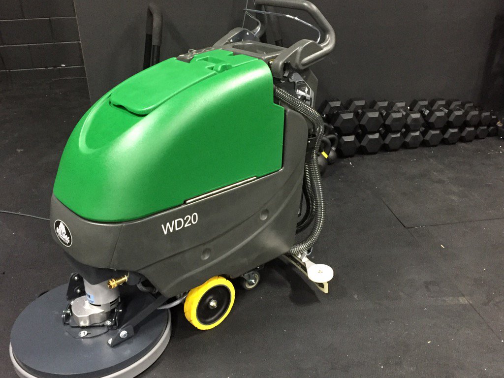 CFUnaStamus's tweet image. Introducing Bubba the bulldog. #CleanFloors #CFUS #LetsMakeSweatAngels