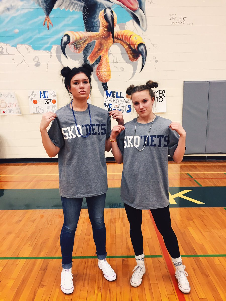 nataliesannes's tweet photo. Ken and I look bad ass in these shirts, and so will you. $15. Hit up me or any girls lax  player and we'll sell you one #skodets5ever https://t.co/2LpnP5fC0q