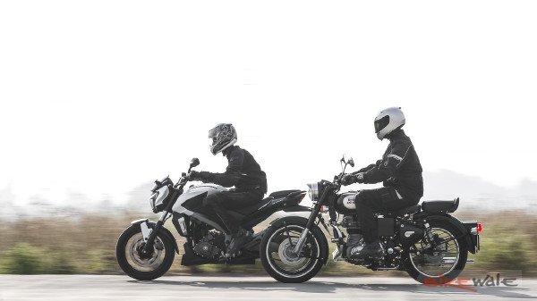 vypsingh's tweet photo. #RepublicDay read. Old school vs Hype. One spark plug against three. #ComparisonTest @BikeWale 
https://t.co/Gi4PlWHbcc https://t.co/51u5deO6NZ