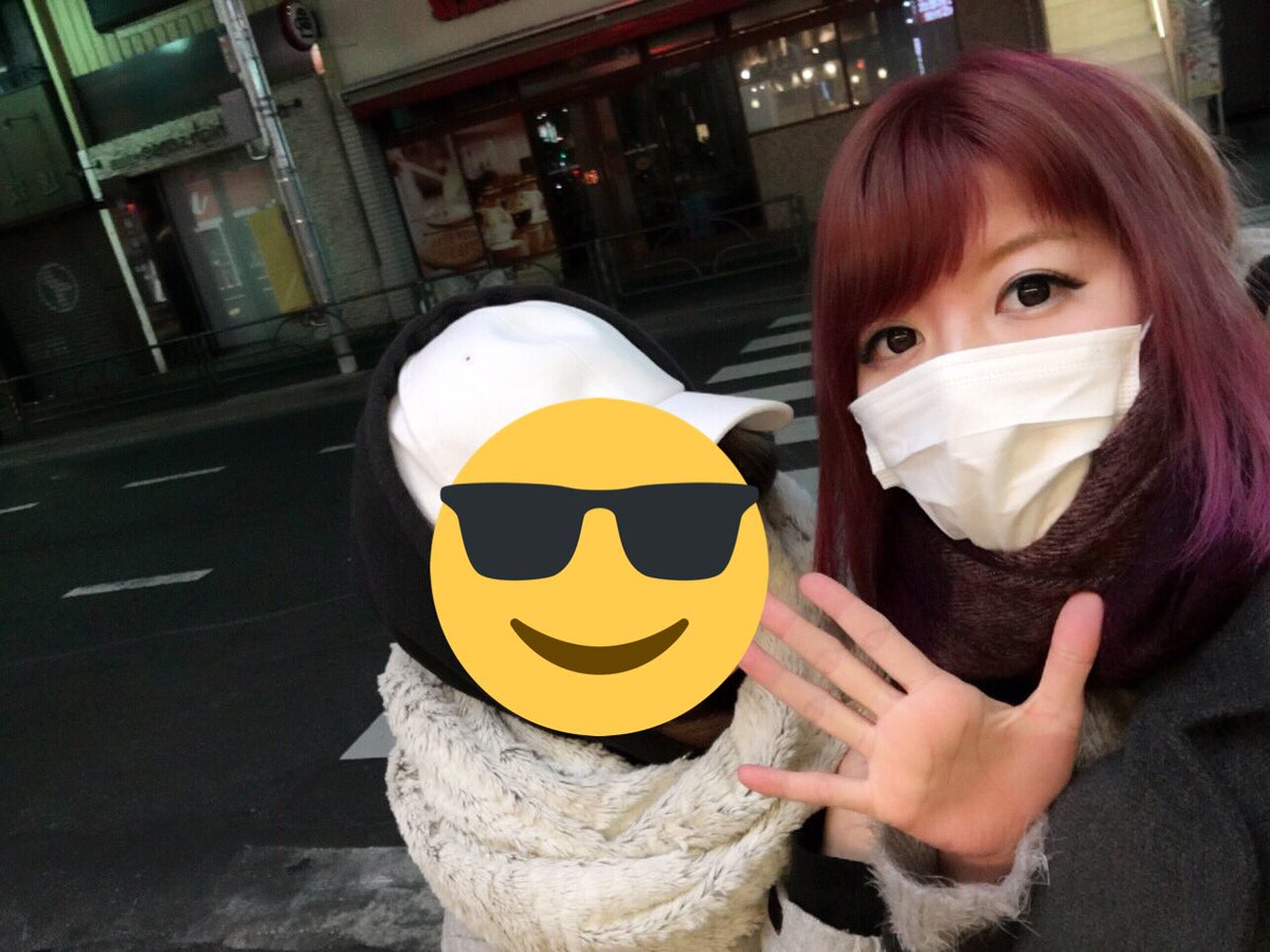 あやちゃん ダークパープル 暗めの紫にしようと思ったのに紫強すぎて明るくなっちゃった W しかもセルフだからまだら W ２枚目のが実際に近いかも Snowって怖いね ˆ ˆ やっぱ全頭は似合わないからツートンにしよ