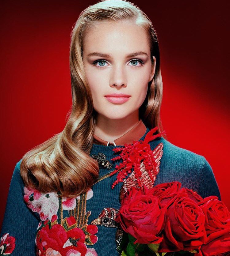 The beautiful <a href="/rozanneverduin/">Rozanne</a> for <a href="/harpersbazaarus/">Harper’s BAZAAR</a> | 📸 <a href="/milesaldridge/">miles aldridge</a> | 👗 <a href="/charlottecollet/">cha</a> | 💇#MerryWarn | 💄<a href="/hiromi_ueda/">hiromi ueda</a> #Select